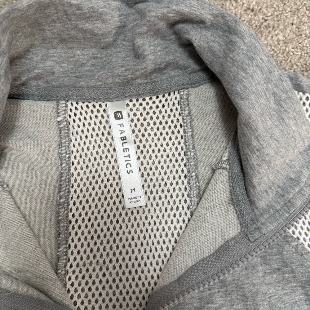 Fabletics - Temecula Zip Up Vest  Mesh Inserts - Gray & White - Size Medium - Picture 7 of 16